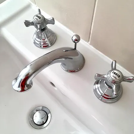 Dans Maison, Independant Et Jardin *