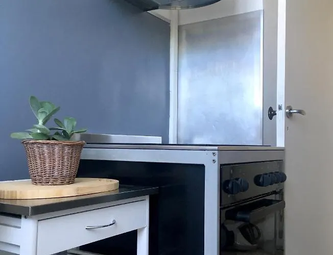 Apartament Dans Maison, Independant Et Jardin *